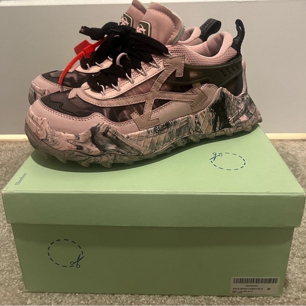 Off-White Pink Sneaker